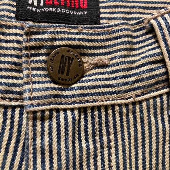 New York and Company Jeans - Picture 4 of 9